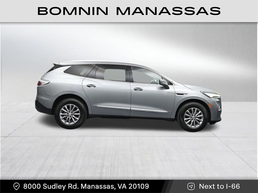 Used 2023 Buick Enclave Essence image 6