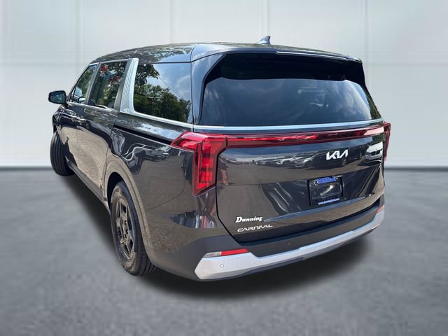 Used 2025 Kia Carnival FWD image 2