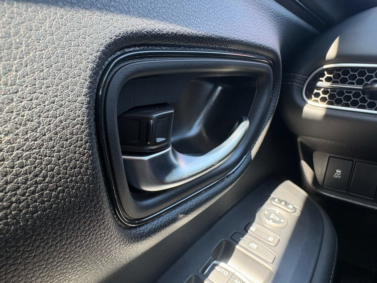 New 2027 Honda HR-V EX-L image 12