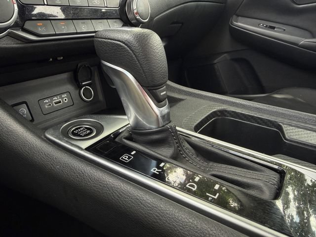Used 2024 Nissan Sentra SV FWD image 19