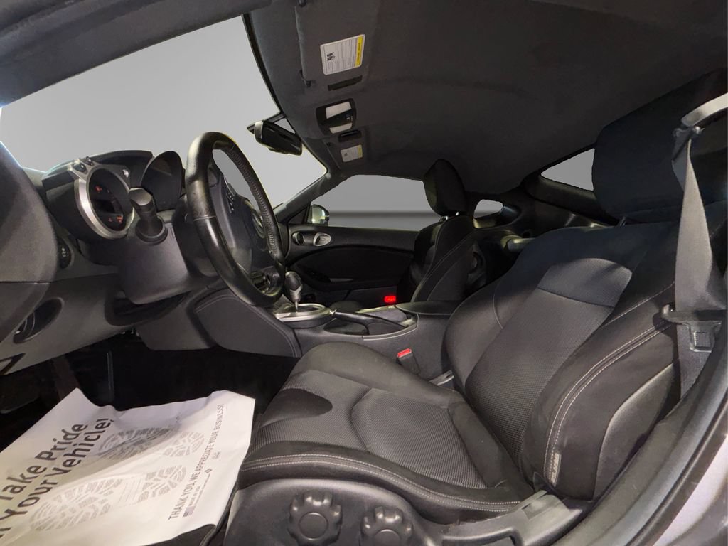 Used 2020 Nissan 370Z Coupe RWD image 9