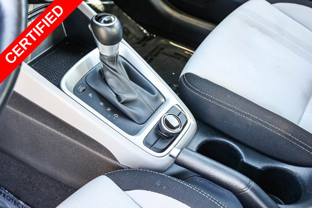 Certified 2025 Hyundai Venue SEL FWD image 21
