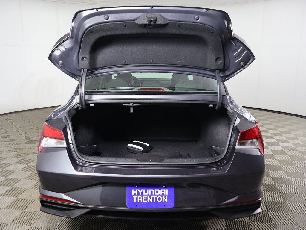 Used 2023 Hyundai Elantra SEL w/ Preferred Accessory Package image 14