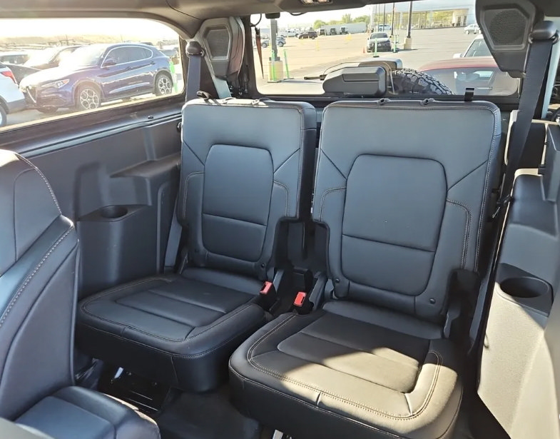 Used 2023 Ford Bronco Badlands AWD/4WD image 5