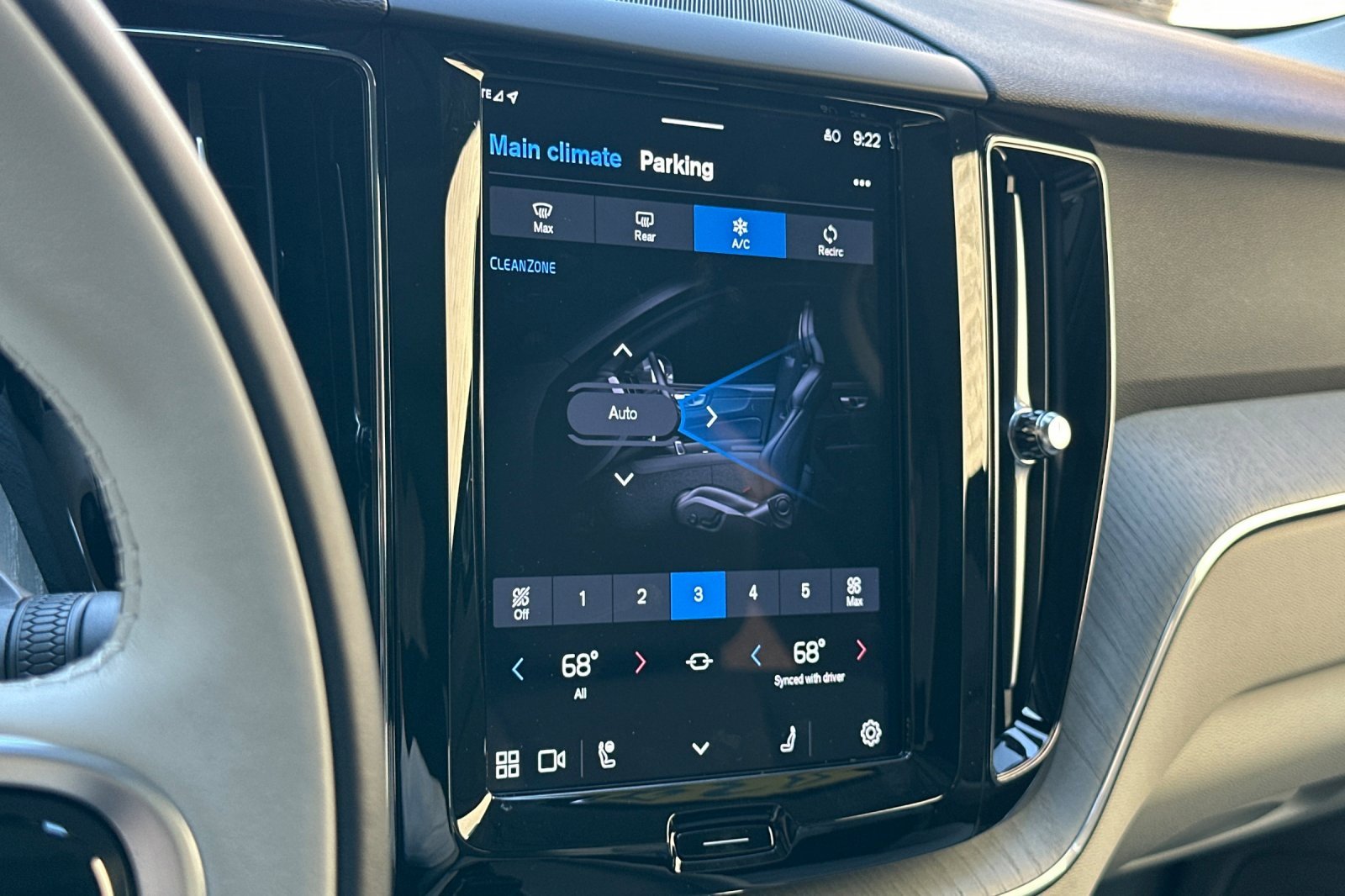 Certified 2025 Volvo XC60 T8 Plus w/ Protection Package Premier image 23