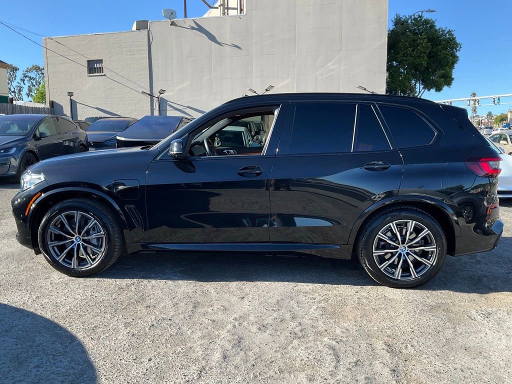 Used 2021 BMW X5 xDrive45e w/ M Sport Package AWD/4WD image 5