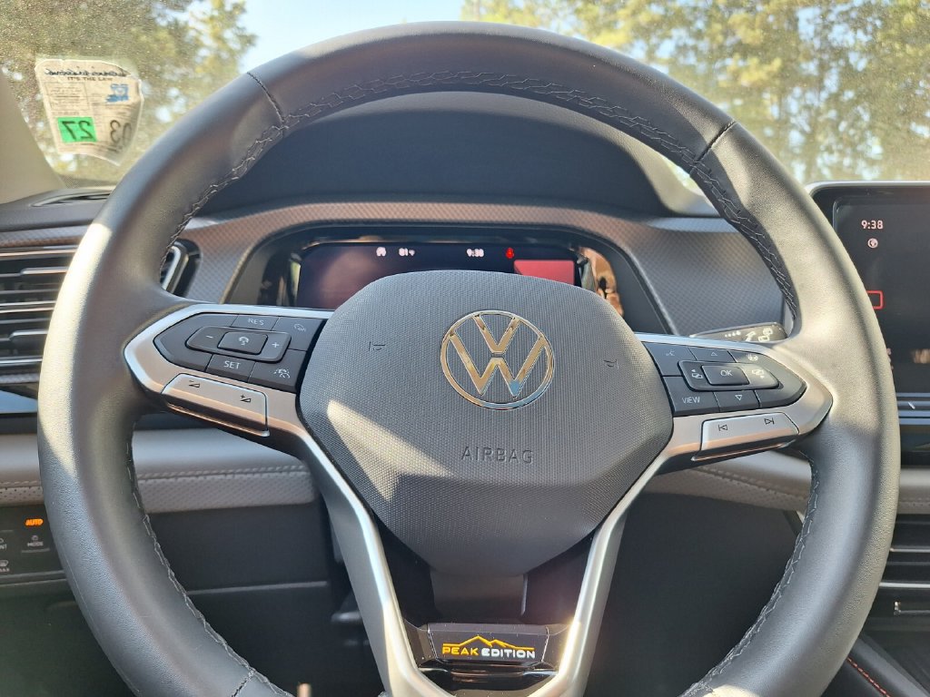 Used 2025 Volkswagen Atlas Peak Edition SE AWD/4WD image 18