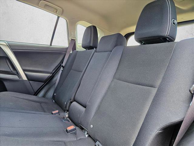 Used 2016 Toyota RAV4 XLE AWD/4WD image 18