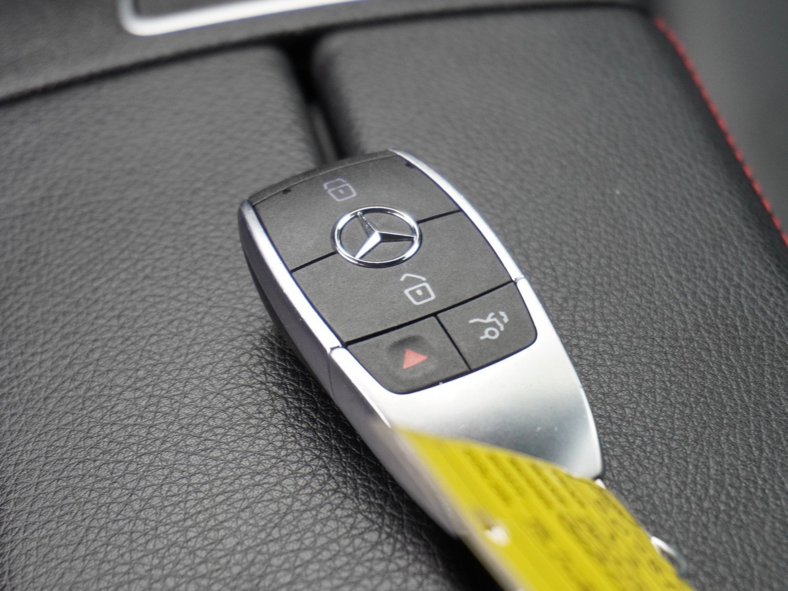 Used 2022 Mercedes-Benz GLB 250 4MATIC image 19