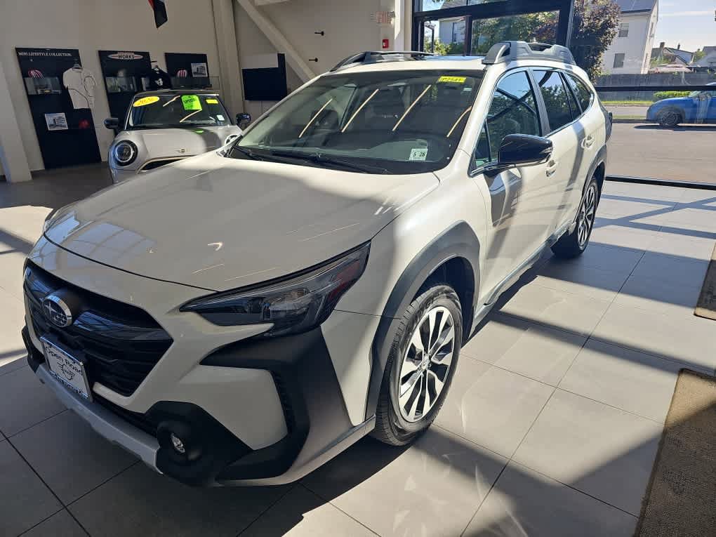 Used 2023 Subaru Outback Limited AWD/4WD image 1