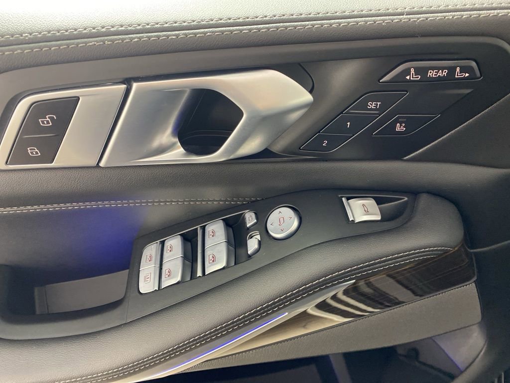 Used 2023 BMW X7 xDrive40i w/ Premium Package image 24