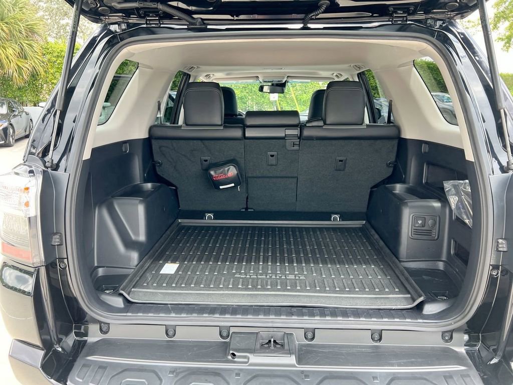 Used 2023 Toyota 4Runner SR5 Premium w/ Moonroof Package RWD image 22
