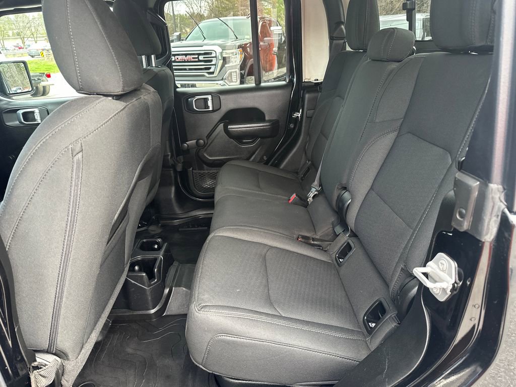 Used 2022 Jeep Gladiator Sport image 15