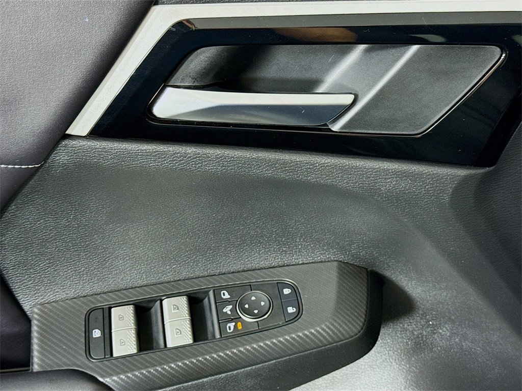 Used 2023 Mitsubishi Outlander SE image 24