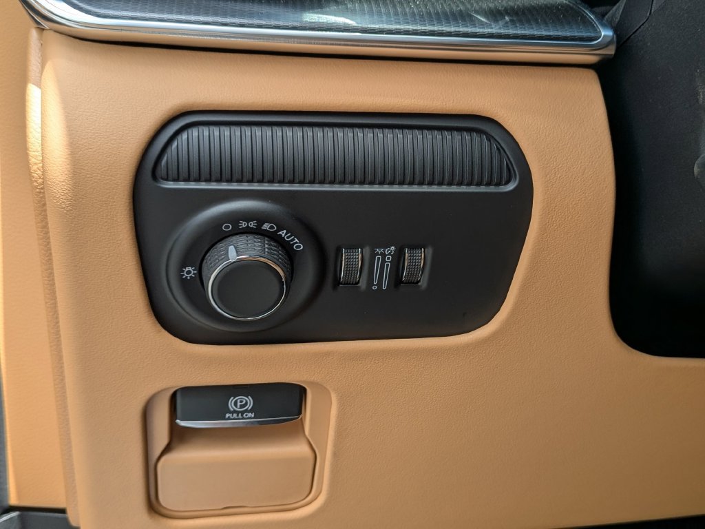 New 2026 Jeep Grand Wagoneer Summit AWD/4WD image 20