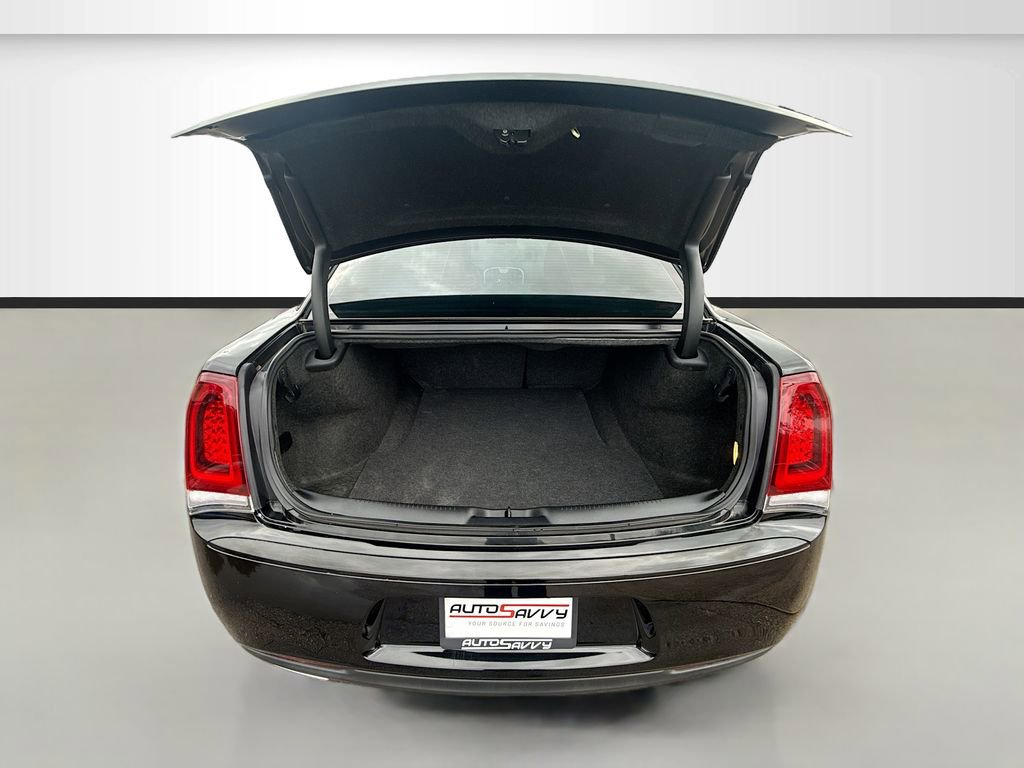 Used 2022 Chrysler 300 Touring w/ Sport Appearance Package RWD image 24