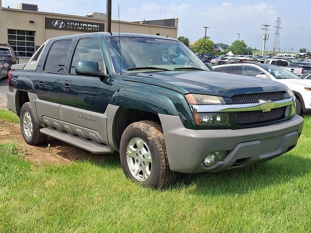 Used 2002 Chevrolet Avalanche 4x4 w/ Off-Road Suspension Pkg