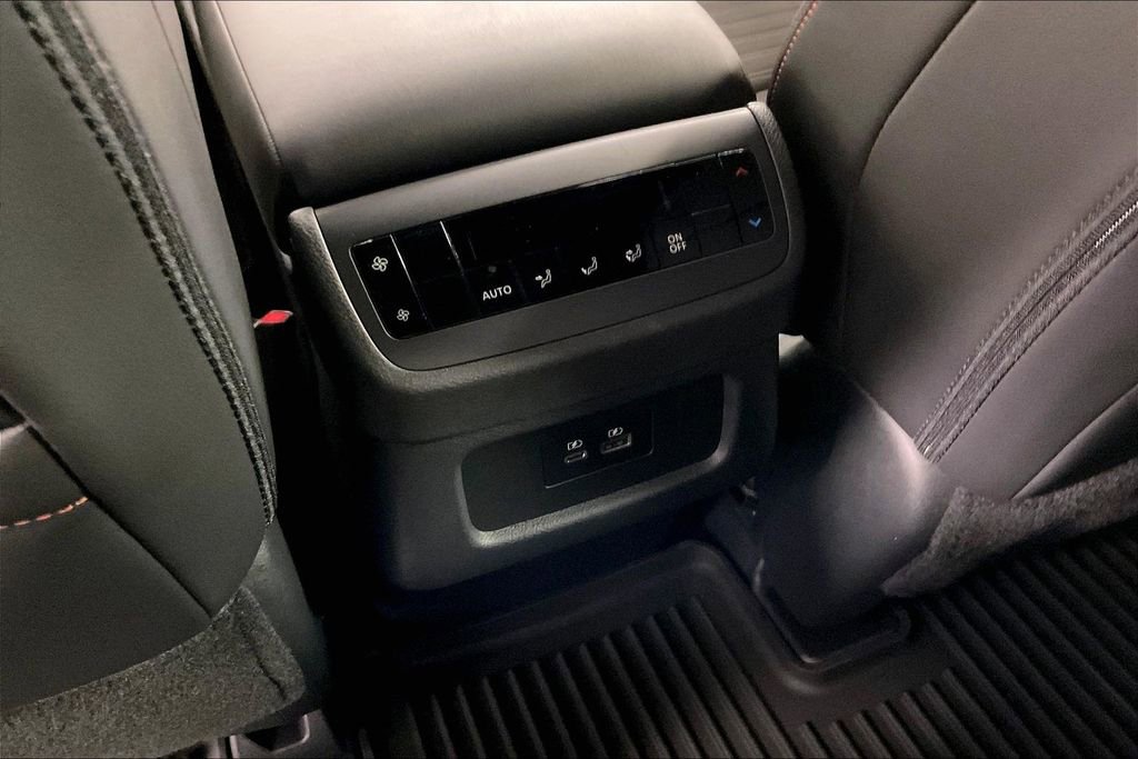 Used 2025 Nissan Pathfinder Rock Creek image 33
