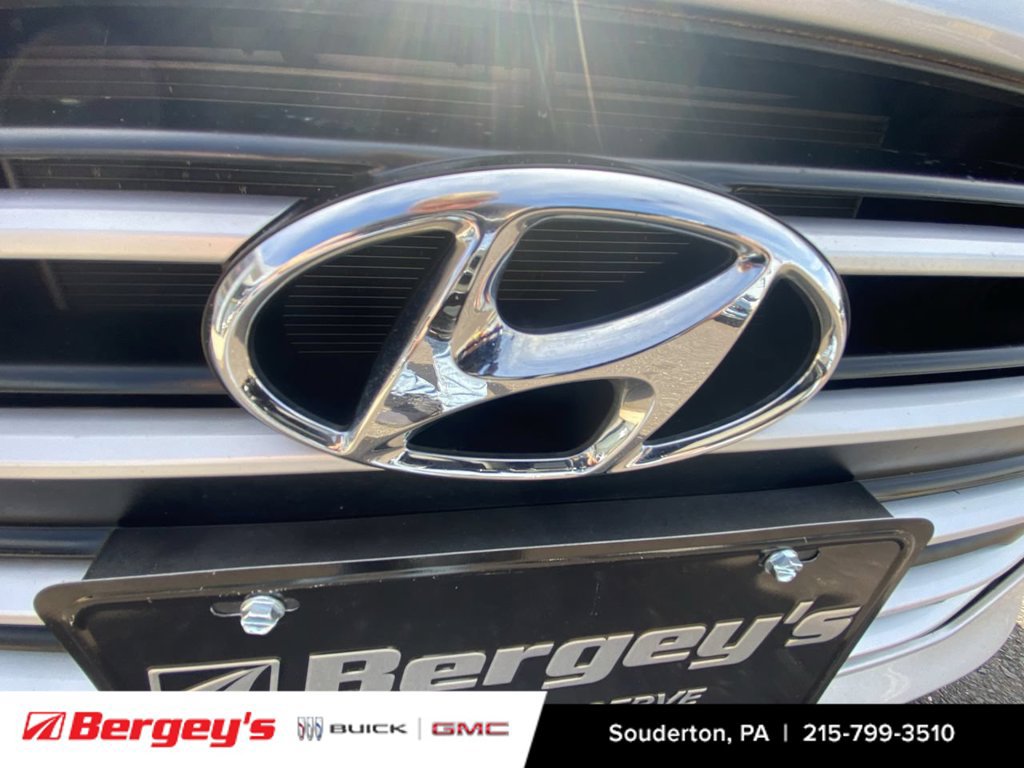 Used 2017 Hyundai Elantra Value Edition FWD image 35