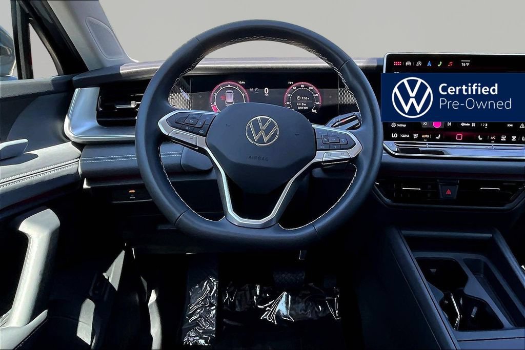 Used 2025 Volkswagen Tiguan SE FWD image 8