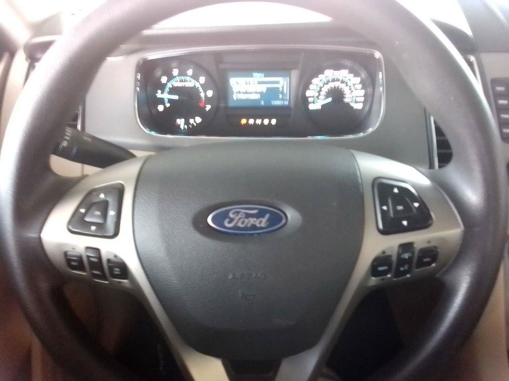 Used 2018 Ford Taurus SE FWD image 8