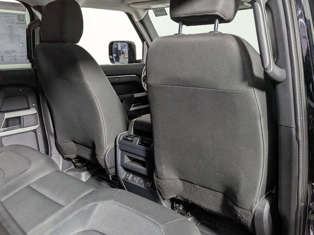 Used 2021 Land Rover Defender 110 image 40