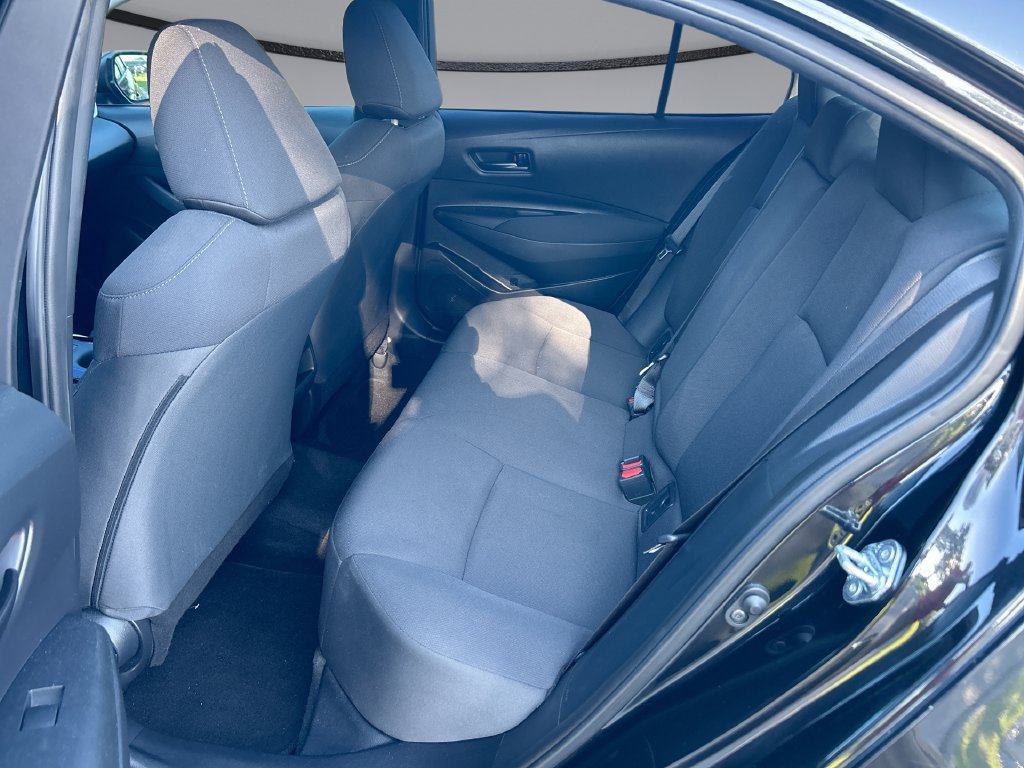 Used 2022 Toyota Corolla LE FWD image 27