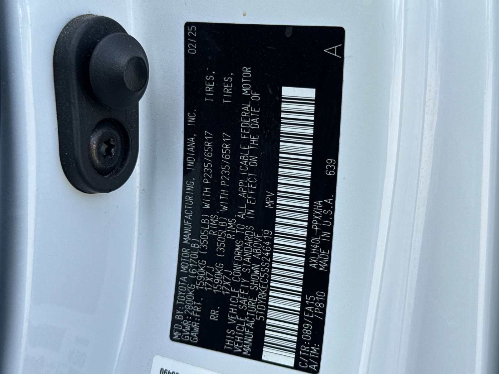 Certified 2025 Toyota Sienna XLE FWD image 28