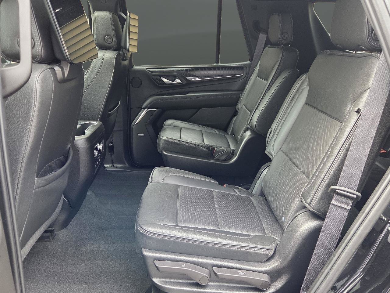 Used 2023 GMC Yukon Denali w/ Max Trailering Package AWD/4WD image 12