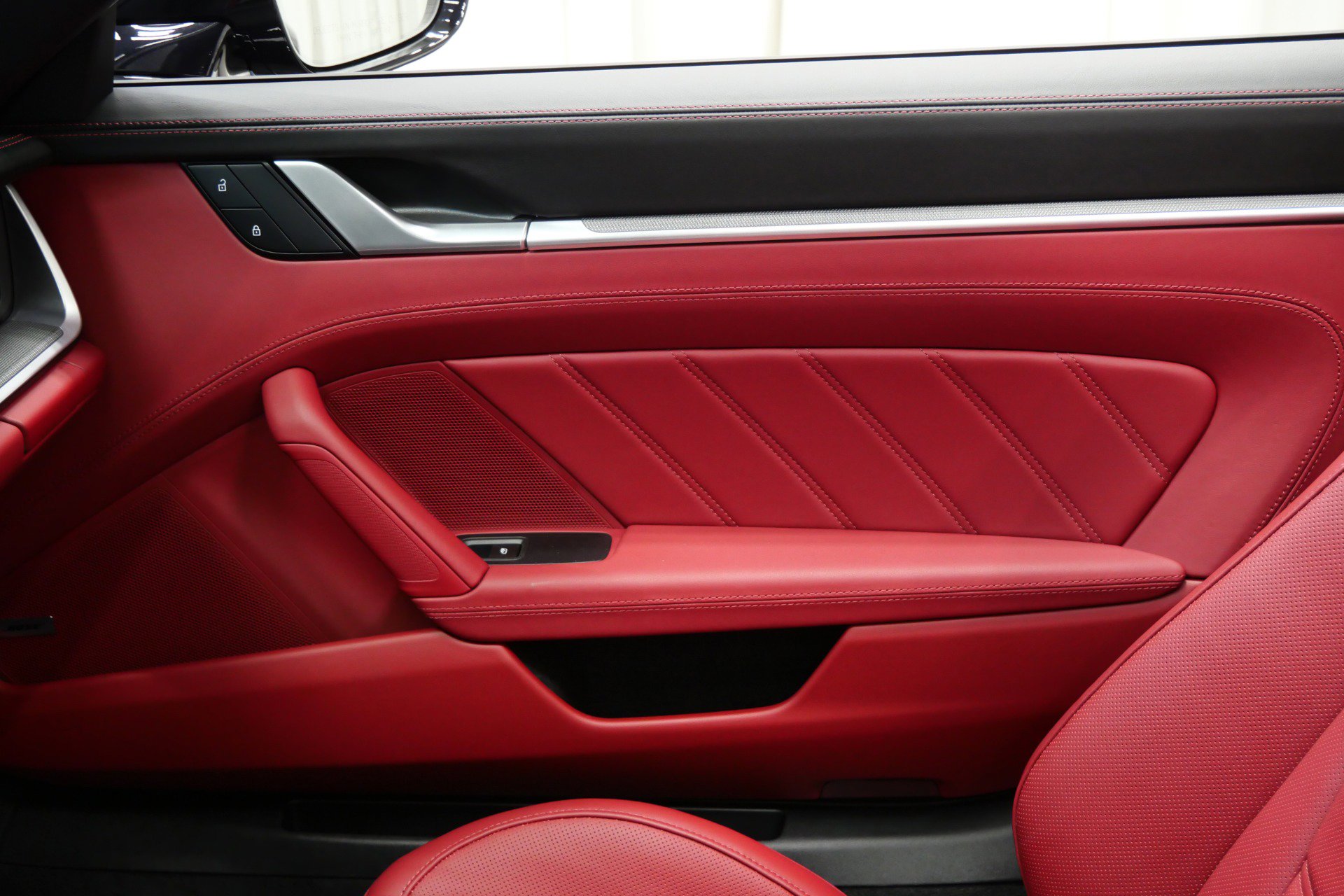 Used 2024 Porsche 911 Turbo image 35