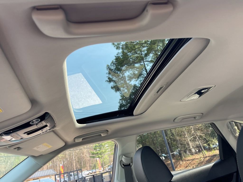 Certified 2025 Kia Seltos EX w/ EX Sunroof Package image 19