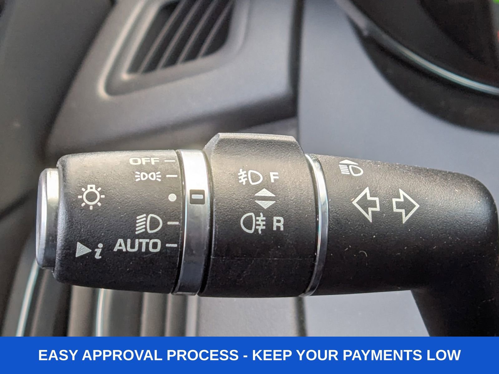 Used 2019 Jaguar E-PACE R-Dynamic SE image 37