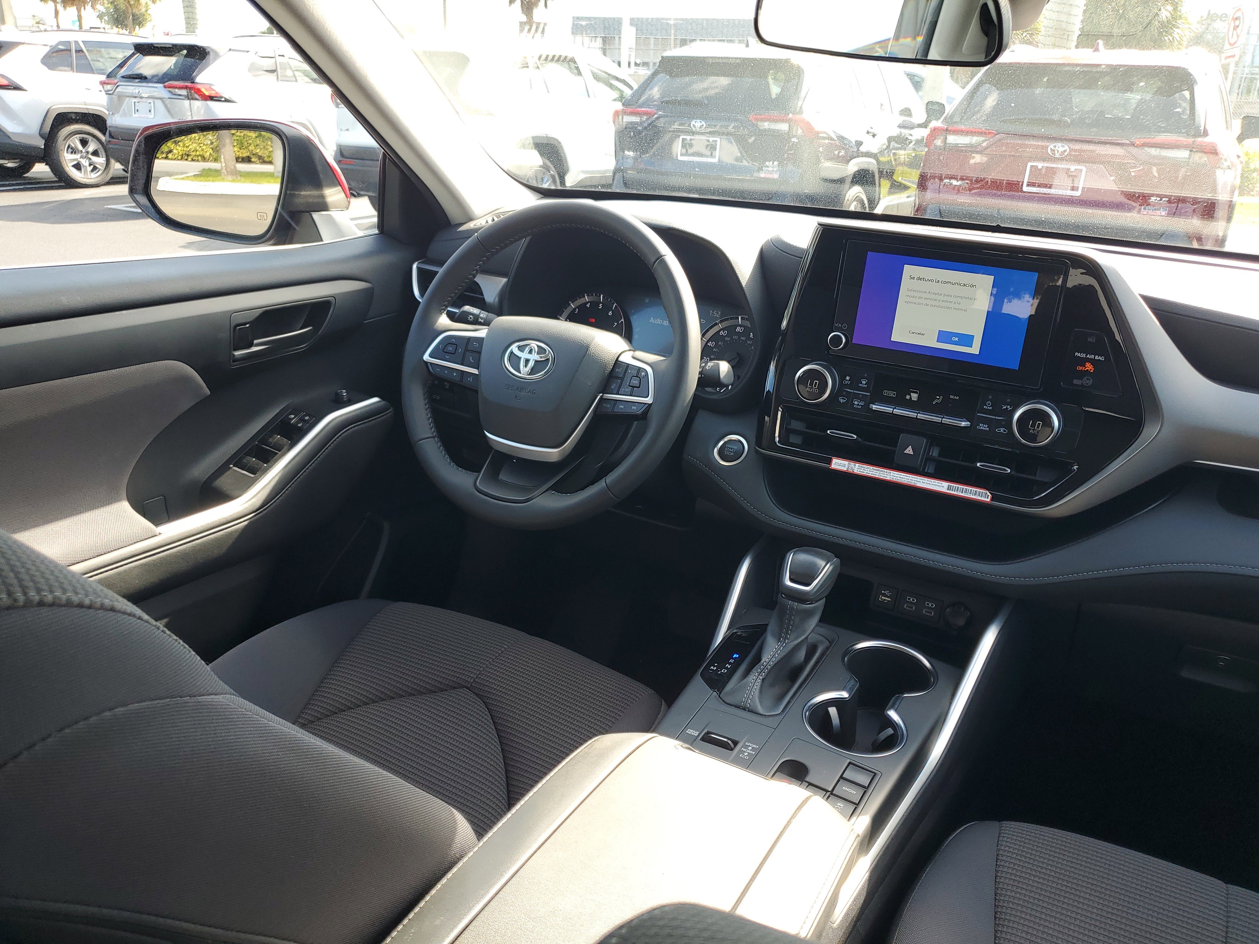 Used 2025 Toyota Highlander LE image 14