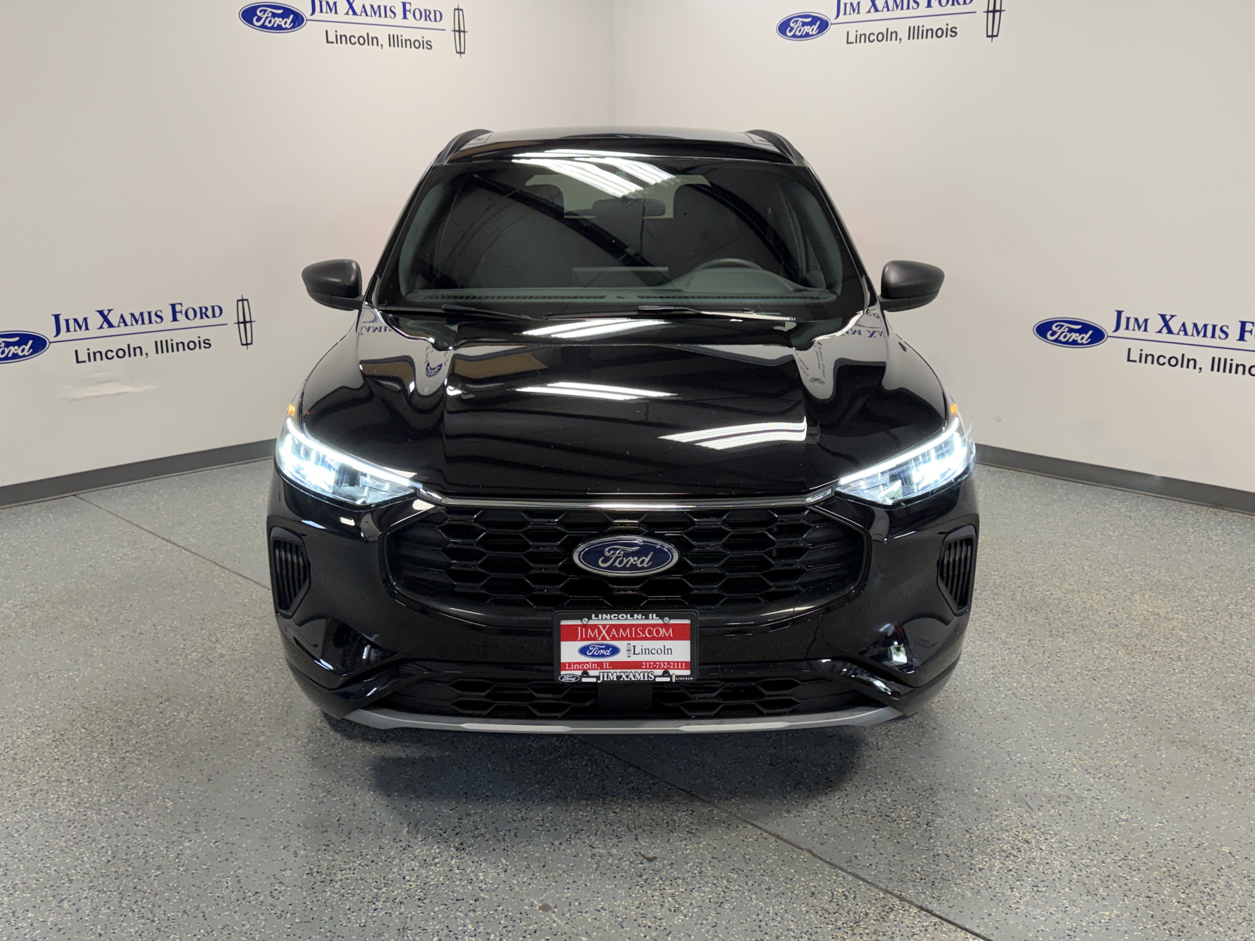 Used 2024 Ford Escape ST-Line w/ Tech Pack #1 AWD/4WD image 2
