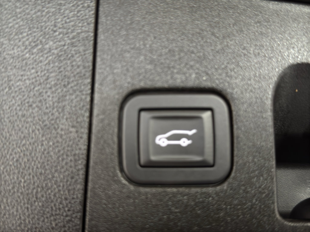 Used 2025 Cadillac XT4 Premium Luxury image 20