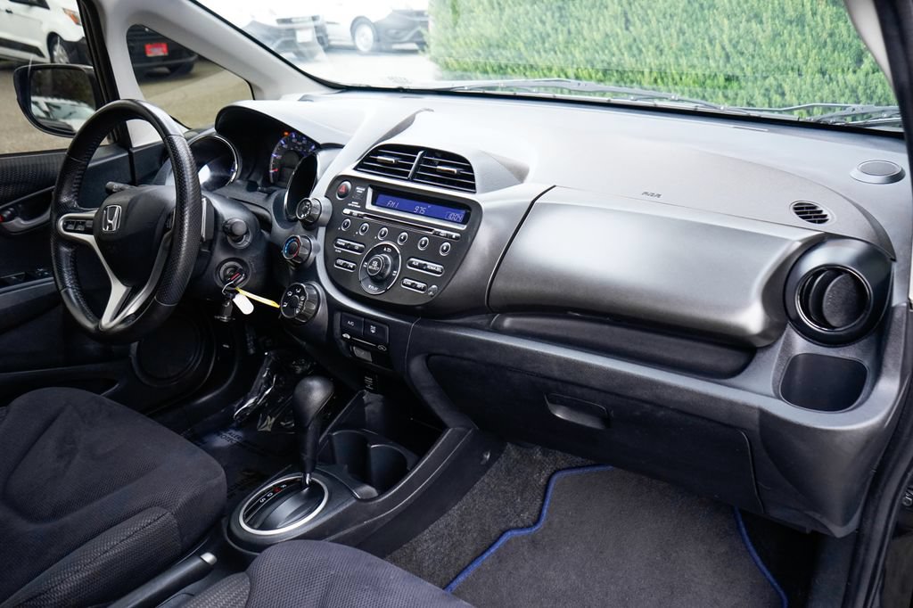 Used 2013 Honda Fit Sport image 31