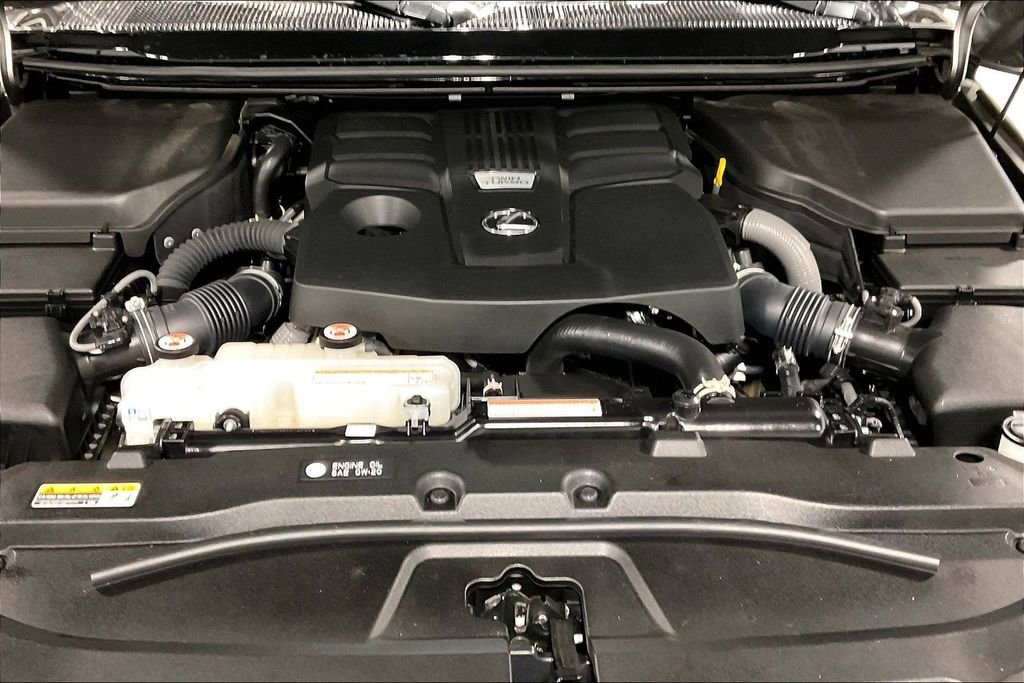 Used 2024 Lexus GX 550 w/ Accessory Package (Z1) image 12