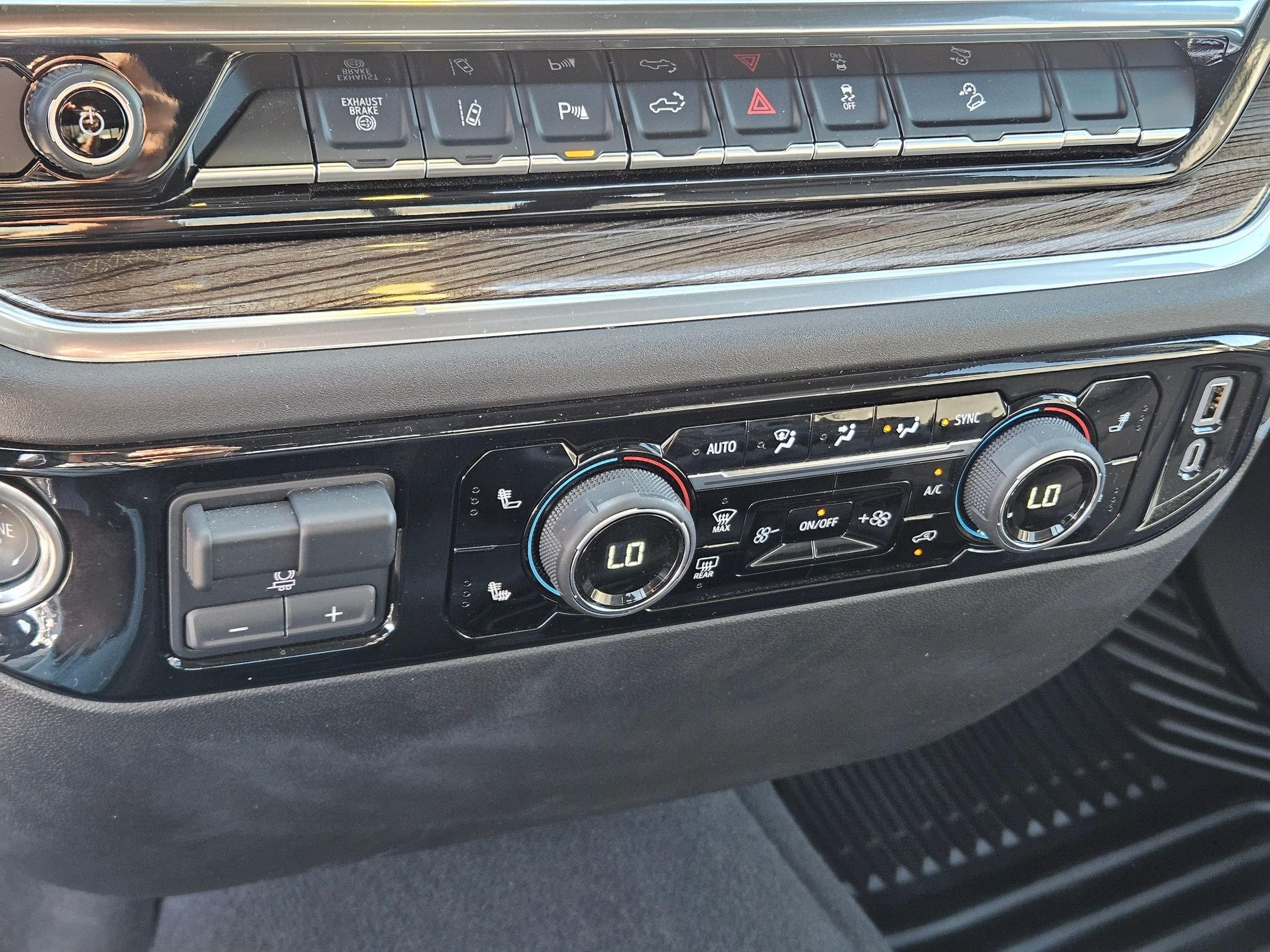 Used 2025 Chevrolet Silverado 3500 LT w/ Trail Boss Package image 25