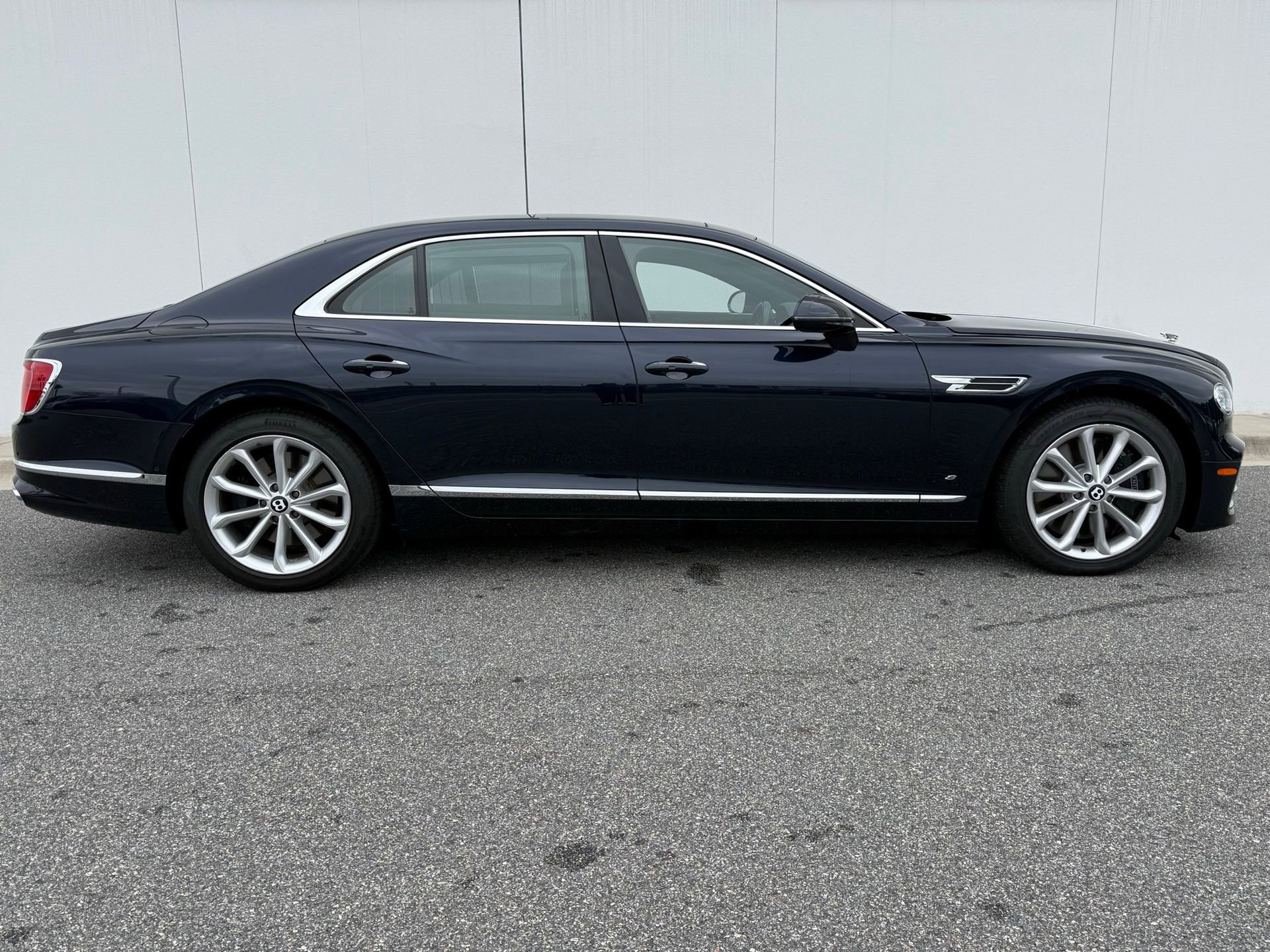 Used 2021 Bentley Flying Spur V8 image 5