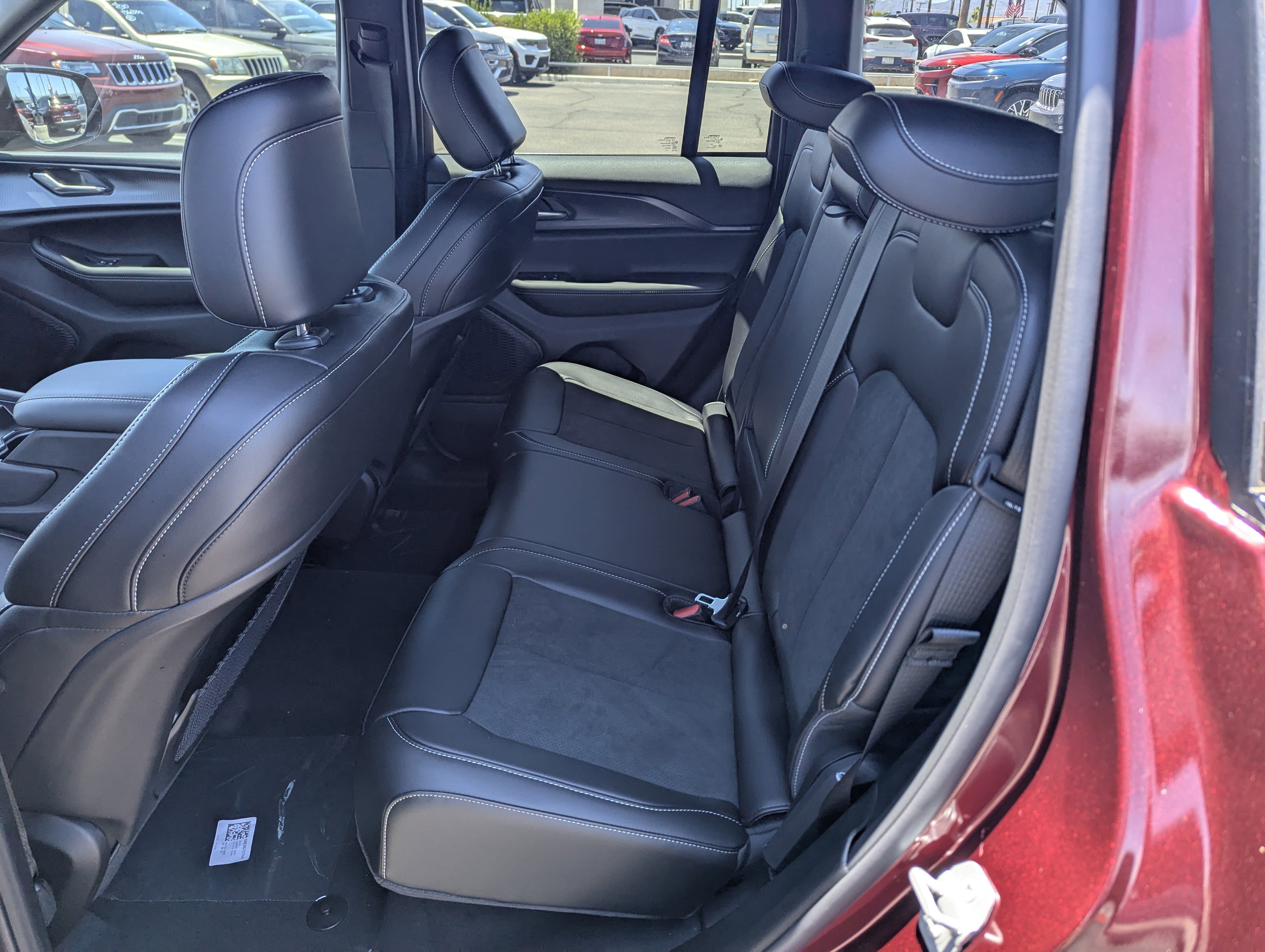 New 2025 Jeep Grand Cherokee Altitude image 8