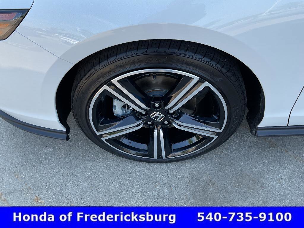 Used 2025 Honda Accord Sport image 9