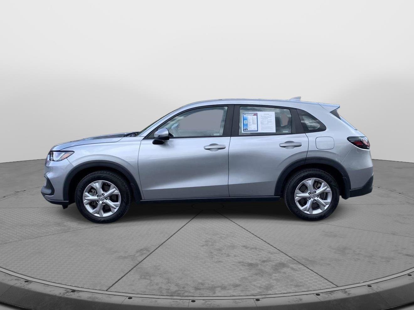 Used 2023 Honda HR-V LX image 6