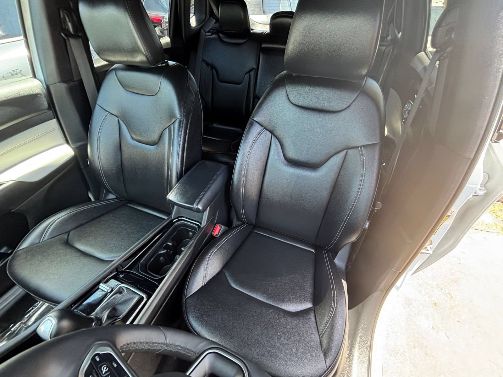 Used 2025 Jeep Compass Limited AWD/4WD image 31