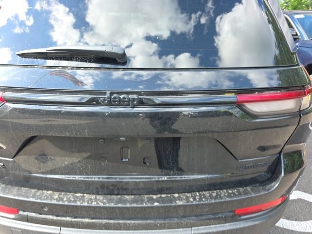 Used 2025 Jeep Grand Cherokee Limited w/ Luxury Tech Group II AWD/4WD image 7