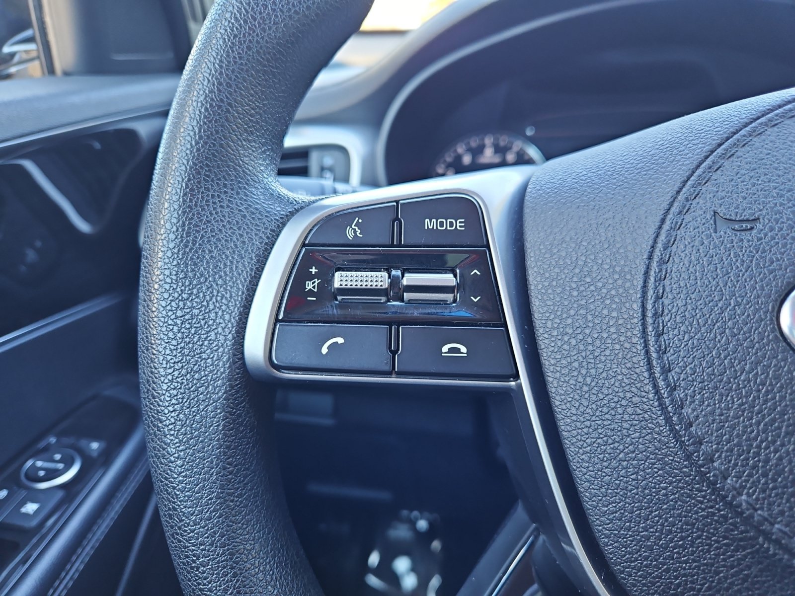 Used 2019 Kia Sorento FWD V6 image 25
