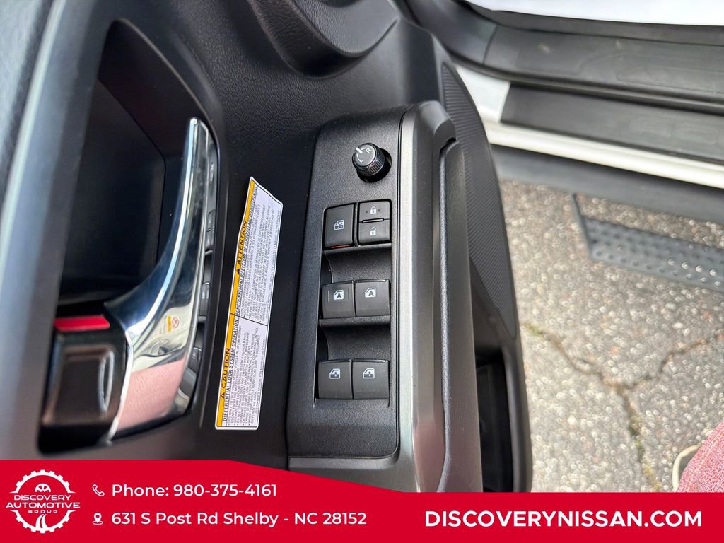 Used 2019 Toyota Tacoma TRD Off-Road AWD/4WD image 11