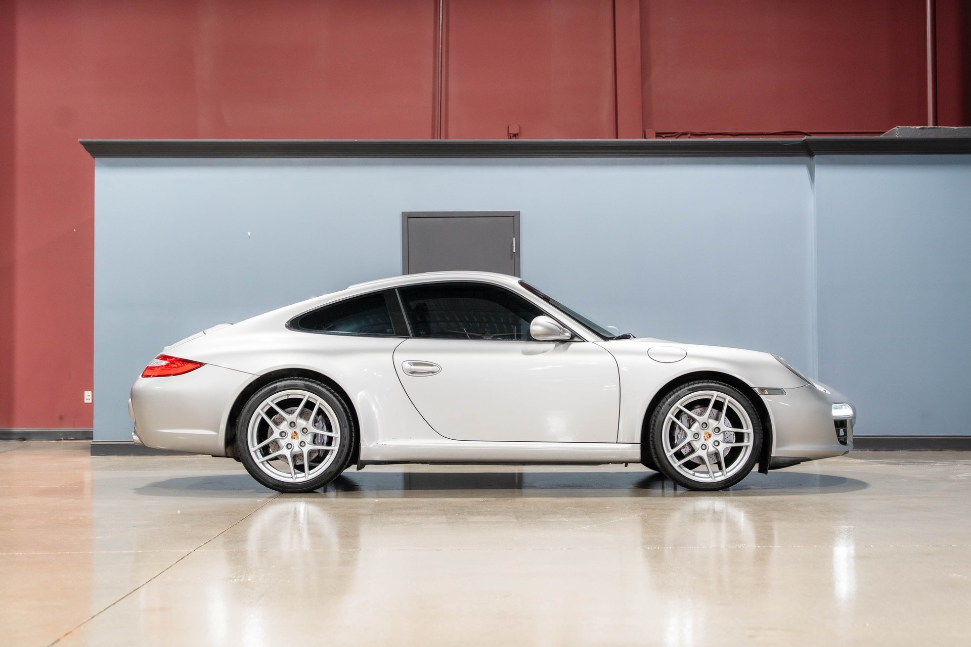Used 2009 Porsche 911 Carrera RWD image 25