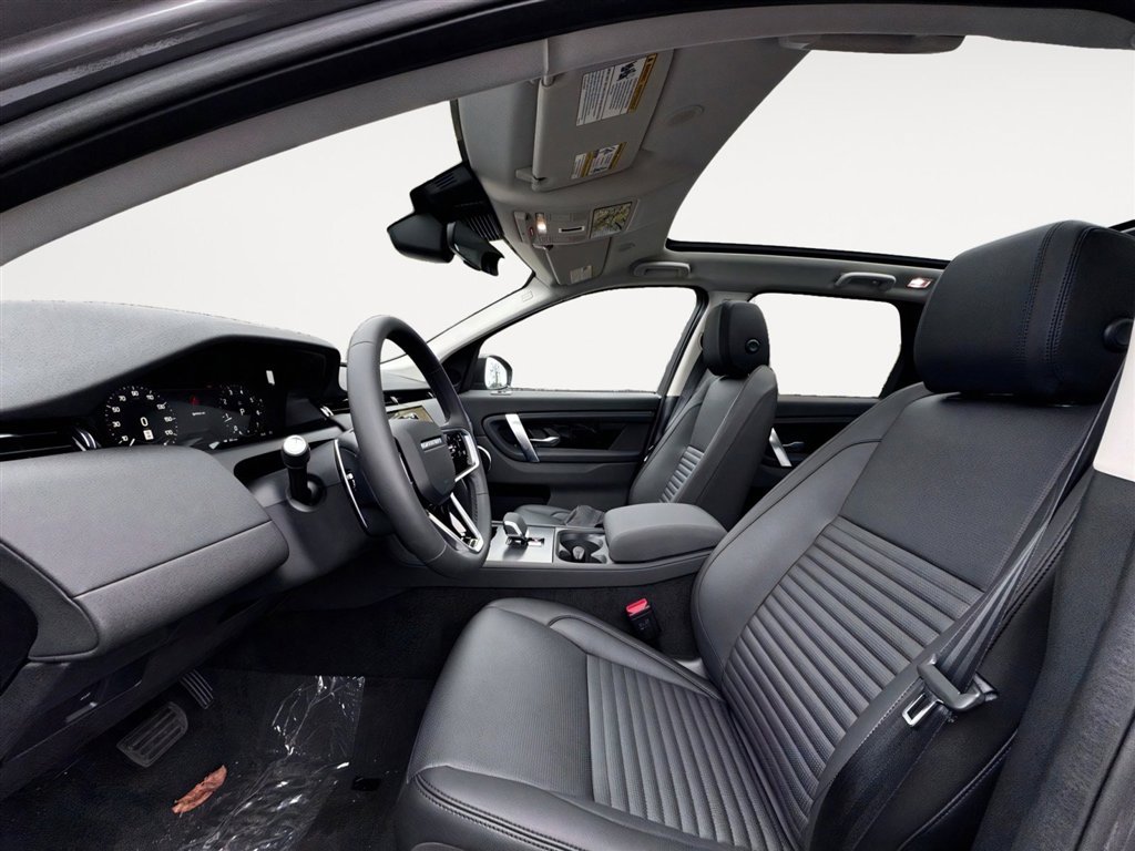 New 2025 Land Rover Discovery Sport S image 9