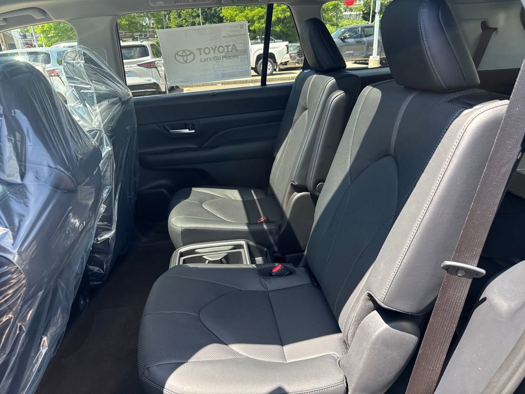 New 2026 Toyota Grand Highlander AWD image 38