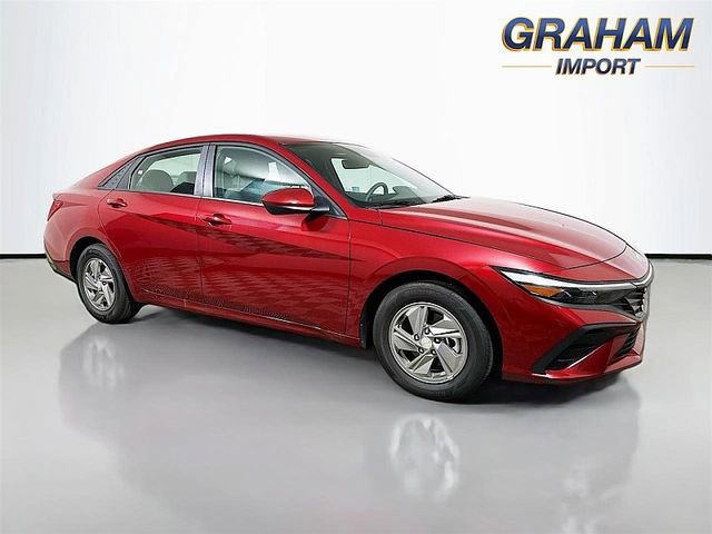 Used 2025 Hyundai Elantra SE